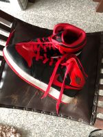 Nike Jordan 1Mid rot/schwarz Nordrhein-Westfalen - Gelsenkirchen Vorschau