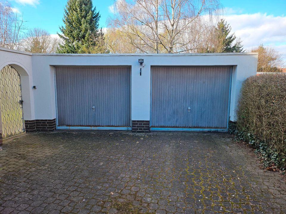 !!! RESERVIERT !!! 2-Familien-Haus mit 2 Garagen und großen Garten in Ilsede