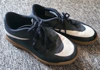 Nike Turnschuhe Gr.36 Schleife schwarz ⚫️ weiß helle Sohle Brandenburg - Premnitz Vorschau