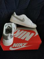 Gr EU 38 und 38,5 Aufregende Nike Leder Majestic Sportschuh Nordrhein-Westfalen - Hilden Vorschau