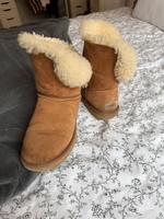 UGG Australia Classic Short Boots - Größe 38 (US 8 / UK 6.5) Hannover - Südstadt-Bult Vorschau