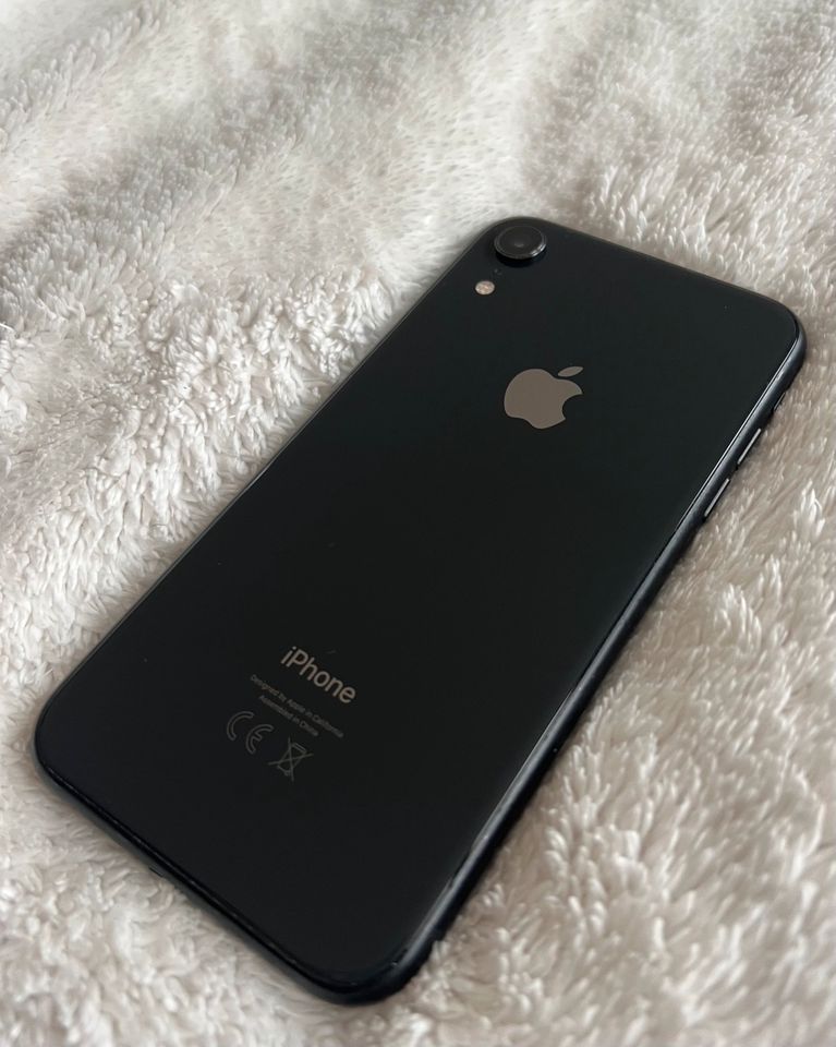 iPhone XR 64GB in schwarz in Rostock