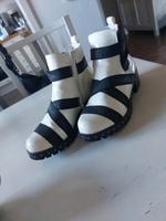 Stiefelette halbhoch Gr. 41 weiß/schwarz Niedersachsen - Geestland Vorschau
