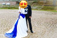 Traum-Brautkleid aus Satin in blau-weiß, Größe 42/44 Sachsen - Klipphausen Vorschau