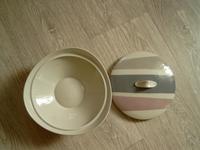 Retro Lichte Porzellan DDR Dose mit Deckel Durchmesser 18,5 cm Sachsen - Stauchitz Vorschau