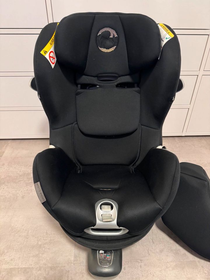 CYBEX Sirona Q i-Size Kindersitz Stardust Black mit Zubehör in Rottweil