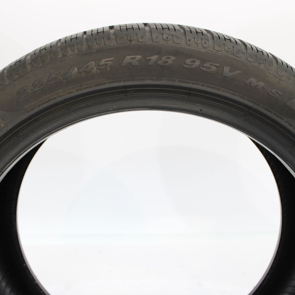 1x Winterreifen Pirelli Sottozero Winter 240 225/45 R18 95V 6mm in München