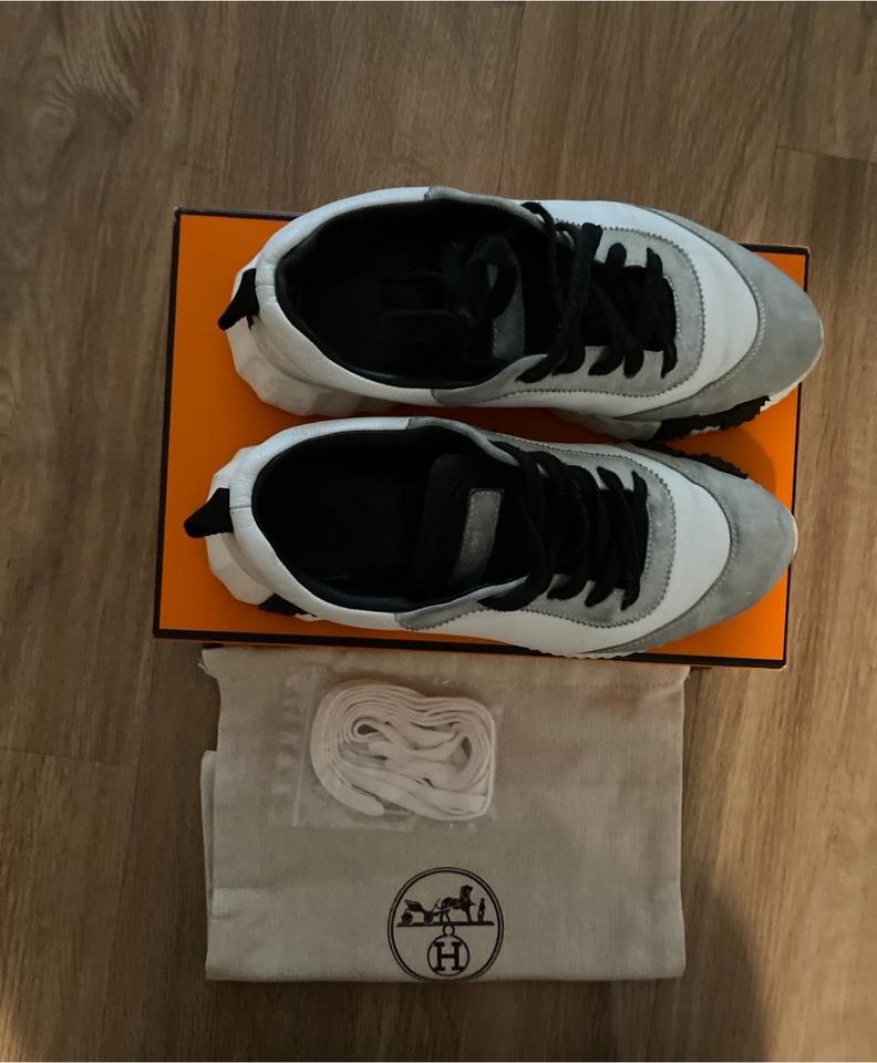 Original HERMÈS Sneaker in grau/ schwarz/ weiß, Größe 38 in Hanau