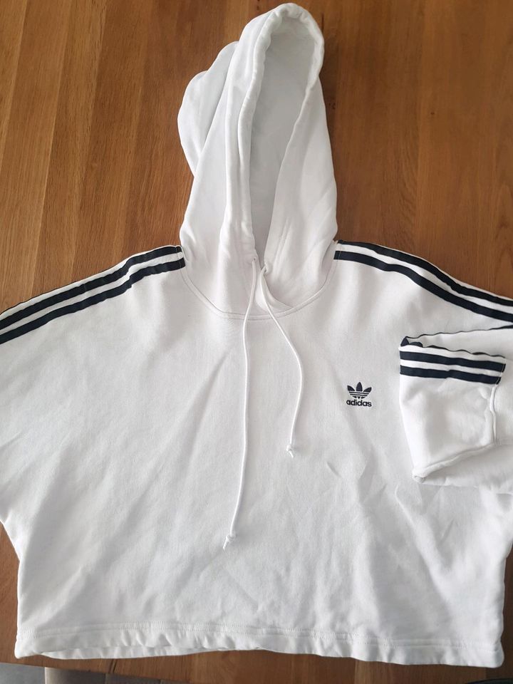 Adidas Sweater cropped Gr. 36 in Schönaich