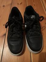NIKE AIR Turnschuhe Größe 38 Brandenburg - Kleinmachnow Vorschau