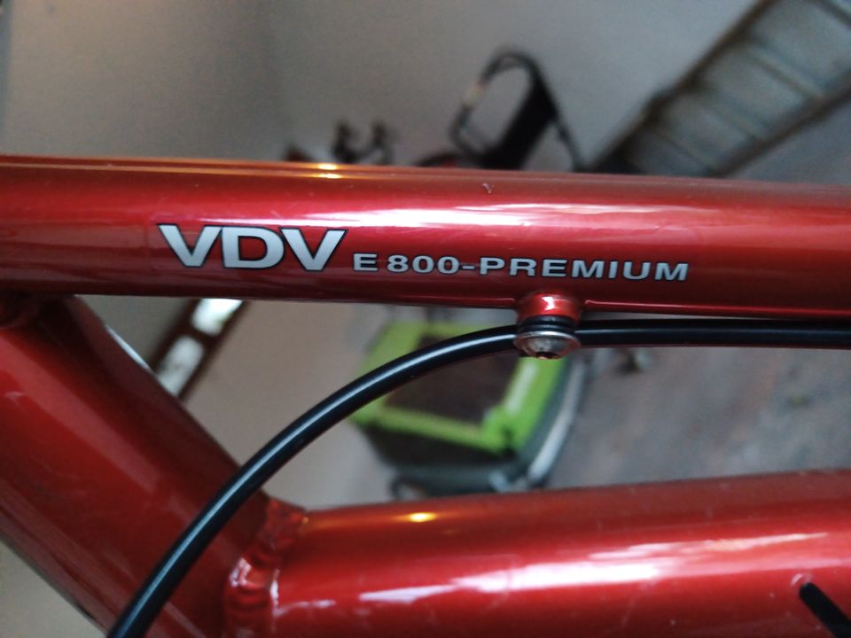 Velo De Ville E800 Premium - nur 1027 Kilometer in Feldkirchen