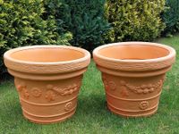 2 x Blumentopf Übertopf Kunststoff Terrakotta 57 cm mit Dekor Sachsen - Görlitz Vorschau