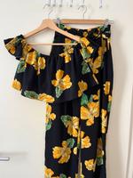 Sommerliches Set - Bustier mit Volant und weite Hose von Zara Düsseldorf - Flingern Nord Vorschau