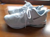nike air zoom Turnschuhe gr.42 Handballschuhe Niedersachsen - Damme Vorschau