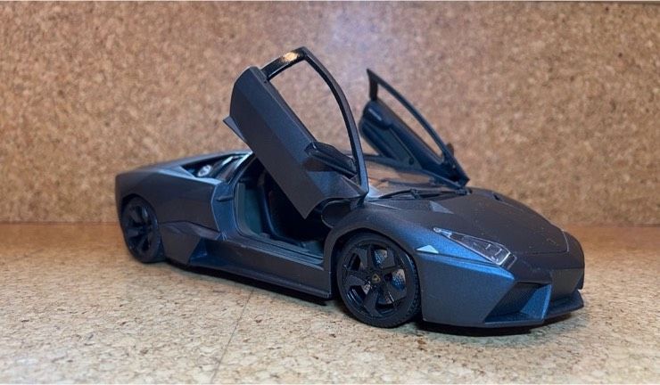 Lamborghini Reventón Coupé 1/20 Modellauto Tür Motorhaube Öffnend in Herford