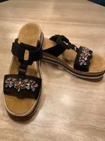 Rieker Sandalen mit Glitzersteinchen Gr 41 Hessen - Heppenheim (Bergstraße) Vorschau