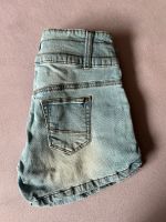 Blau gemusterte Hotpants und drei Knöpfe S Rheinland-Pfalz - Wallmerod Vorschau