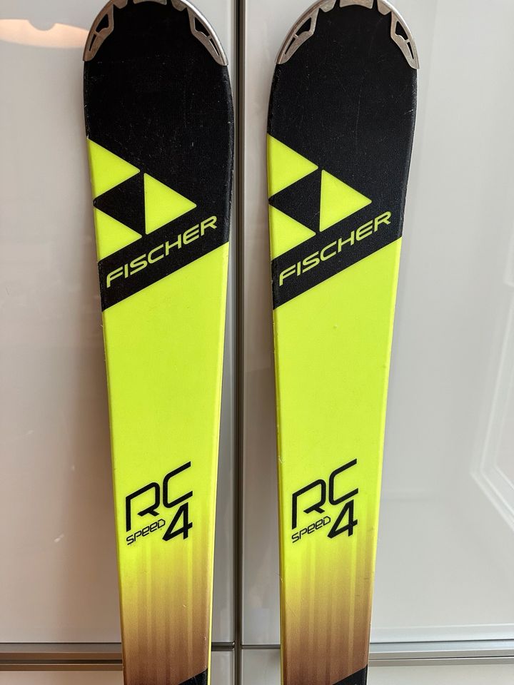 Fischer RC4 Kinderski 150cm lang in Hamburg