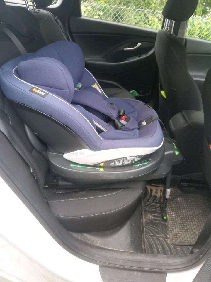 Maxi Cosi und Kindersitz/Reboarder von Be Safe mit Isofix in Herzberg am Harz