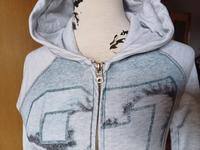 neue Staccato - Kapuzensweatjacke mit aufdruck gr. S Bayern - Arnstorf Vorschau