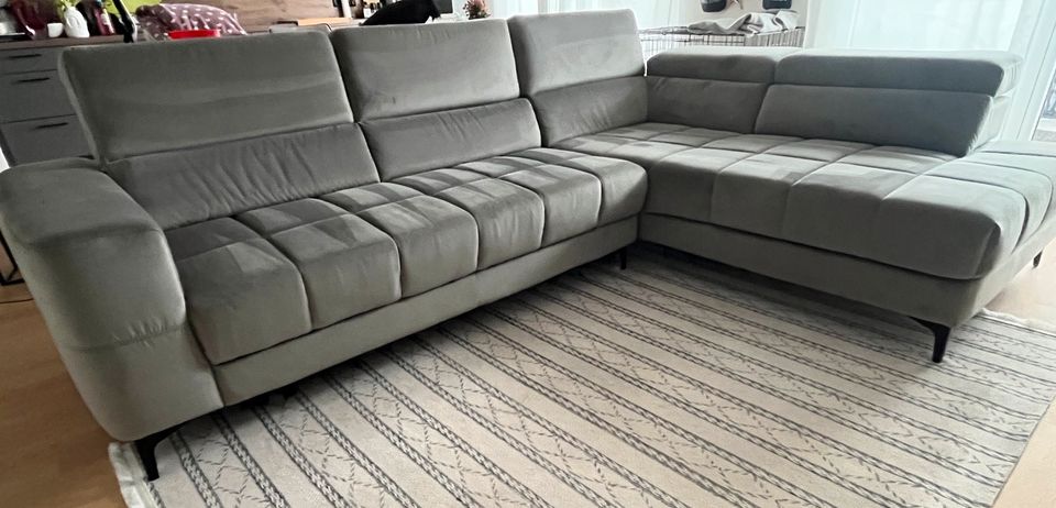 Couch / Sofa L-Form mit elekt. Schlaffunktion in Bayreuth