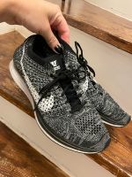 Nike Flyknit Racer Oreo 2 39 Hamburg - Wandsbek Vorschau