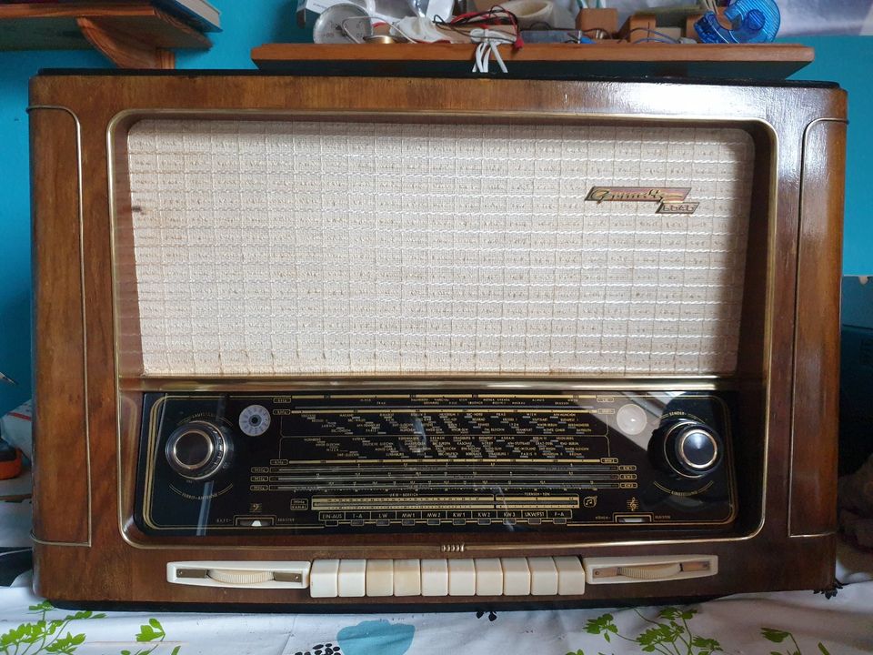 Röhrenradio Grundig 5040 W, restauriert, sehr schön und dekorativ in Schauenburg