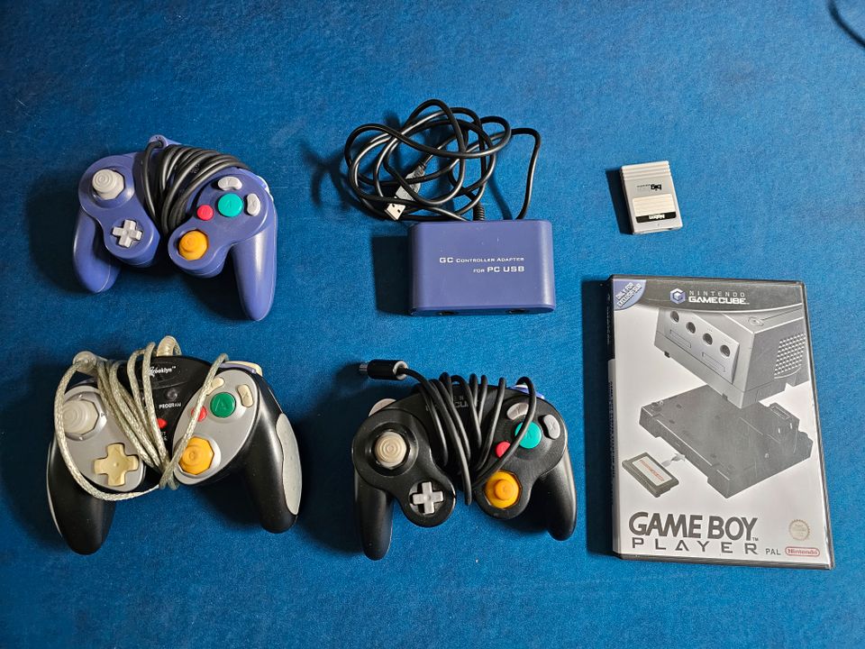 Nintendo Gamecube + 14 Spiele + 3 Controller + Gameboy Player in Würzburg