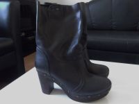 Neue echt Leder Plateau Stiefeletten Stiefel Boots Nieten schwarz Hessen - Hanau Vorschau