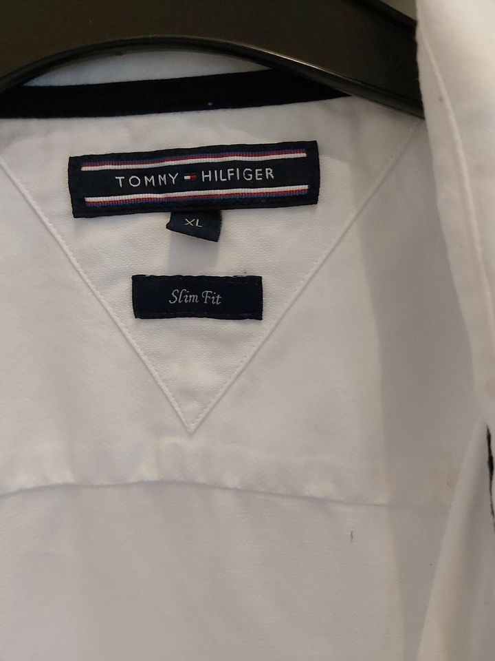 Tommy Hilfiger Herrenhemd weiß Größe XL in Salem