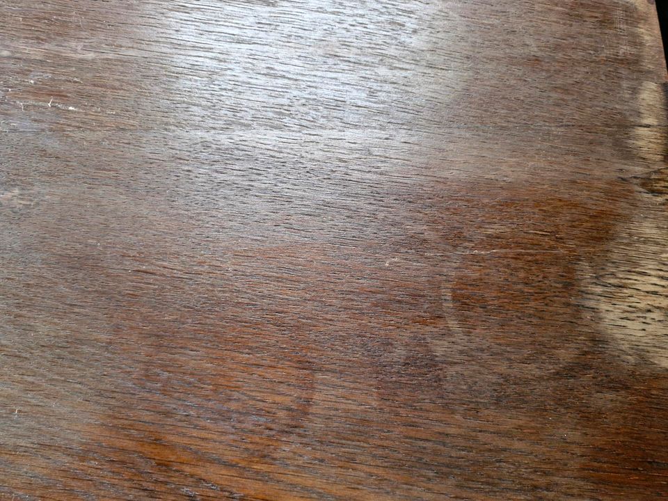 Holztisch ca. 1,10 x 0,80m ausziehbar auf ca. 1,90 x 0,80 m in Sibbesse 