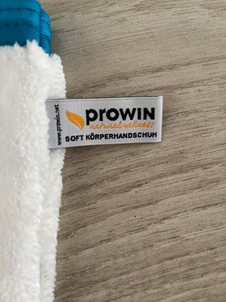 Prowin Peelinghandschuh und Soft Körperhandschuh in Frankfurt am Main