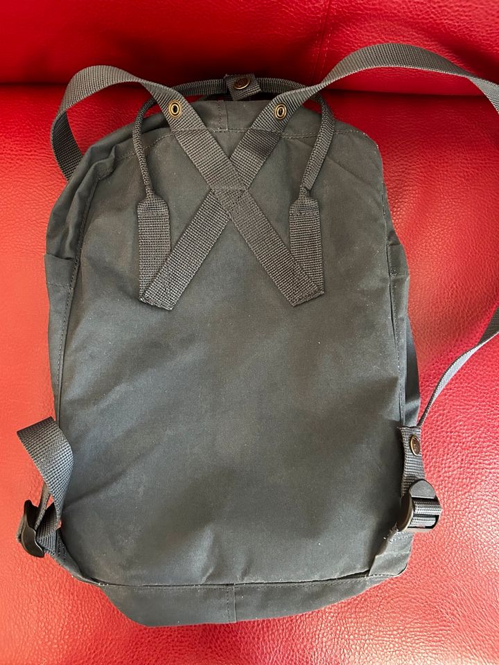 Fjällraven Rucksack dunkel blau. / 1 mal benutzt in Erftstadt