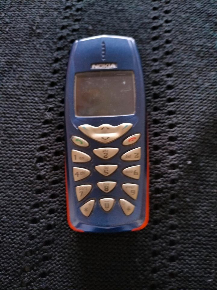 Vintage Nokia Handy blau orange mit Kabel funktioniert in Eichenau