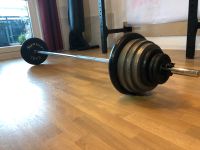 Langhantel und 70 kg Hantelscheiben, Home Gym Set Berlin - Lichtenberg Vorschau