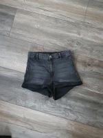 H&M DIVIDED ❤ Shorts Hot Pents M 38 Jeansshorts grau schwarz Hose Hessen - Limburg Vorschau