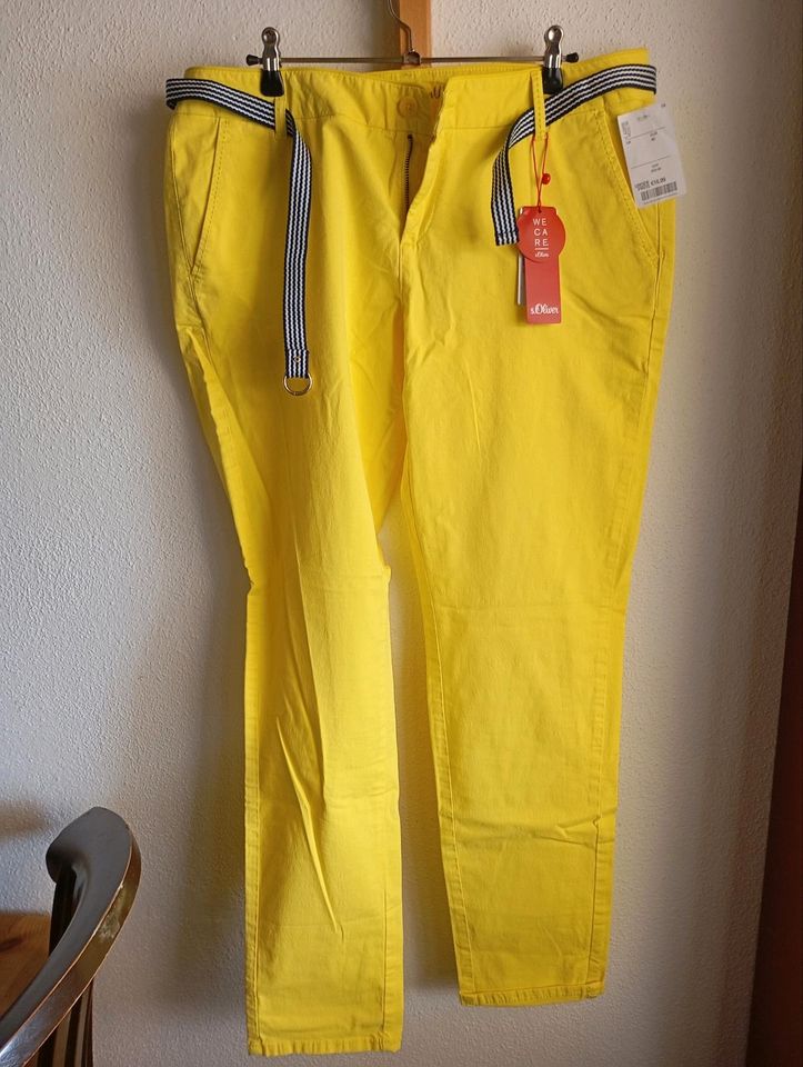 Smart Chino Hose gelb S. Oliver 40/32 in Augsburg