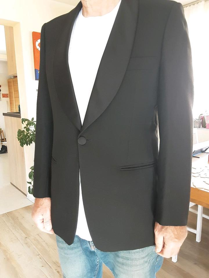 Smoking elegant schwarz Gr L 100% Schurwolle Satin Kummerbund in Quierschied