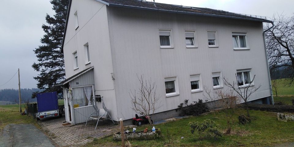 3-Parteienhaus in Stammbach mitten im Grünen in Stammbach