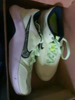 Nike Sportschuhe Neu Größe 40 Rheinland-Pfalz - Mendig Vorschau