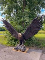 Bronzeadler mit ausgebreiteten Fluegeln – imposante Statue Bayern - Miesbach Vorschau