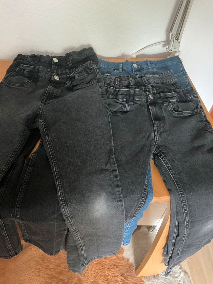 5 Jeans schwarz & blau 152 in Hannover