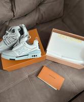 Louis Vuitton Skate Grau EU42 (LV Skate) Bayern - Ingolstadt Vorschau
