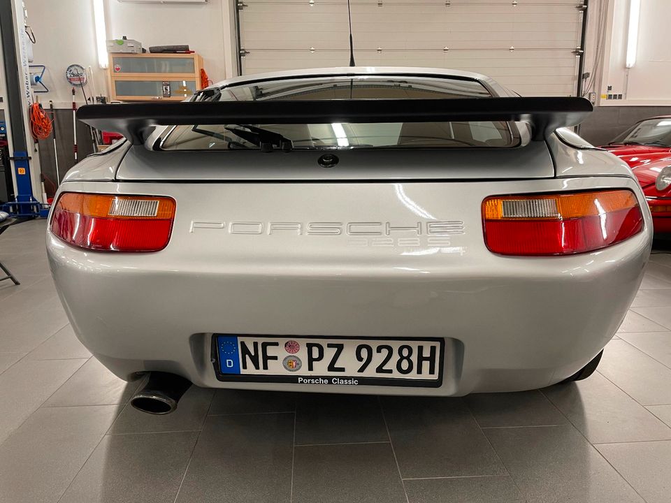 Porsche 928 S4 Automatik, Klima, Schiebedach, 152 tkm in Mildstedt