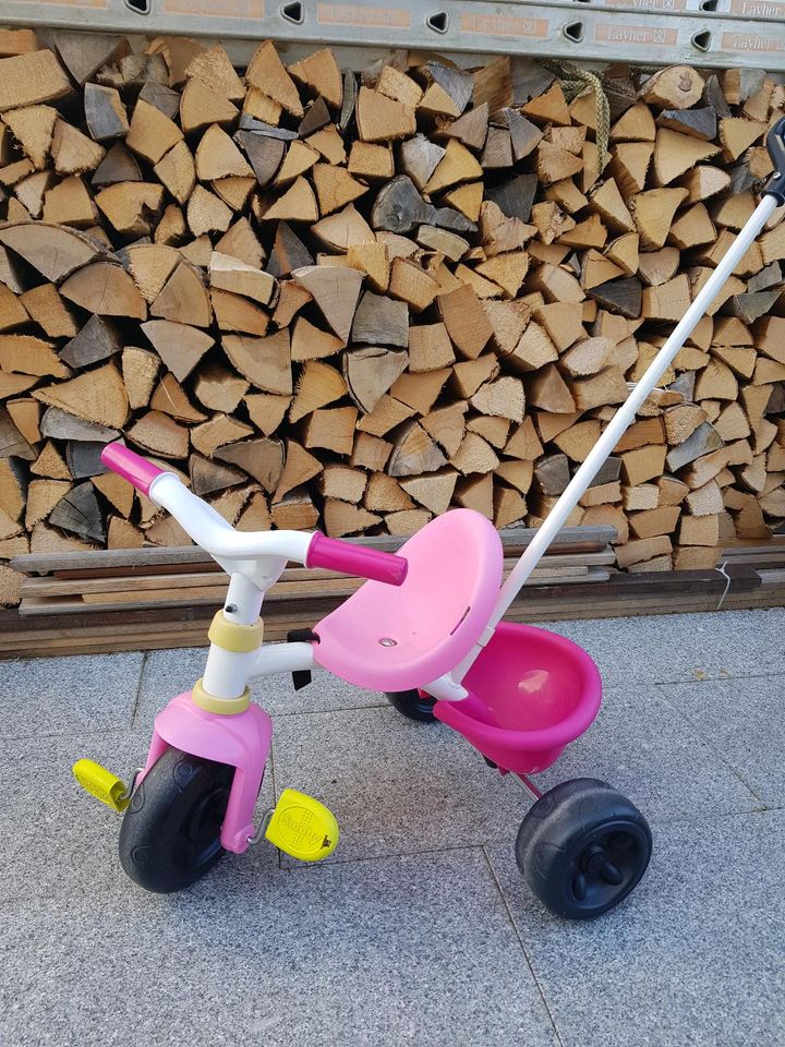 Dreirad Smoby mit Griff in Lörrach