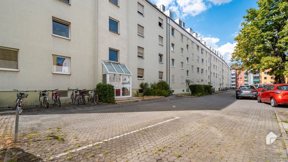 Lichtdurchflutete 1,5-Zimmer-Wohnung samt Wohnküche und Bad in Regensburg in Regensburg