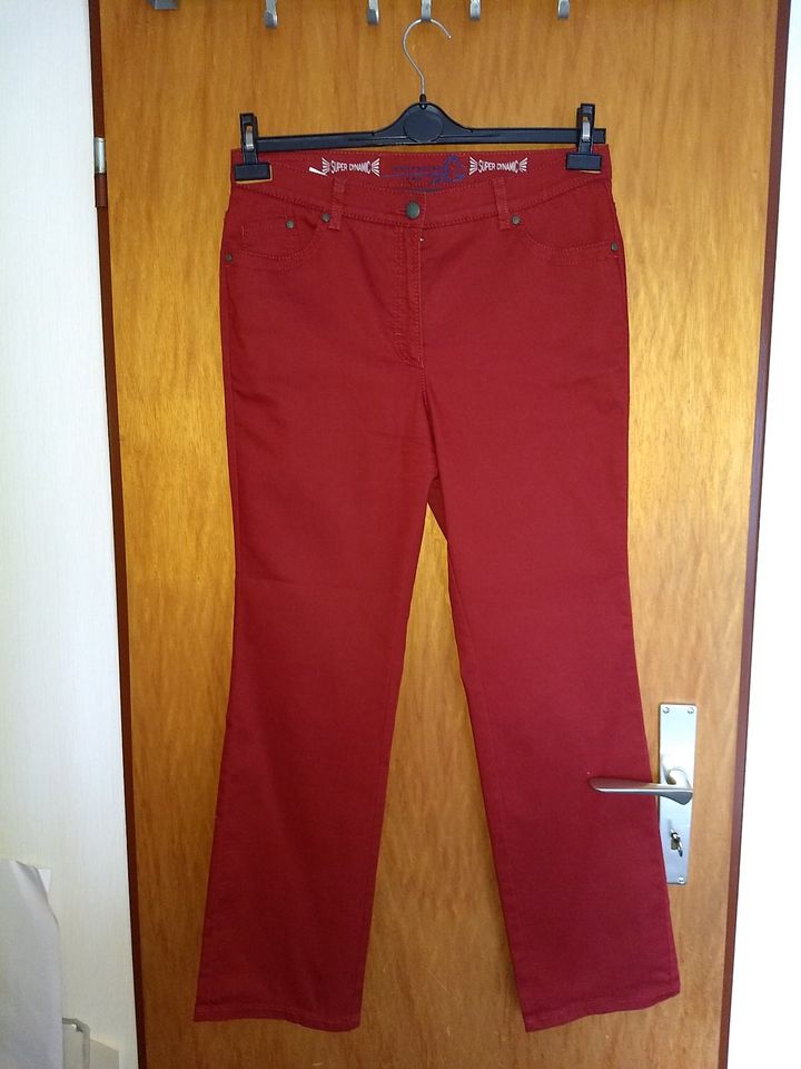 Jeanshose, Strechhose von RAPHAELA in Gr. 38/40 in Schwülper