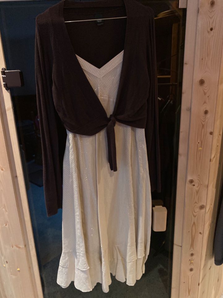 Sehr schönes Kleid von Esprit in Größe 38 in Schwesing