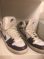 Nike Schuhe lila/weiß Baden-Württemberg - Aidlingen Vorschau
