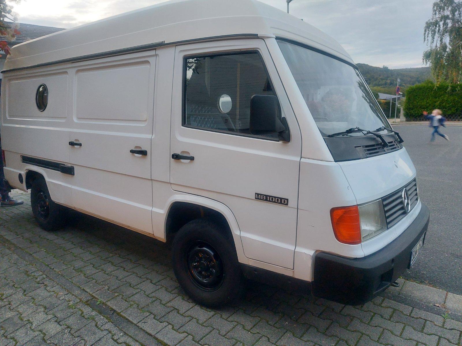 Abbildung des Autos Mercedes Benz MB100D